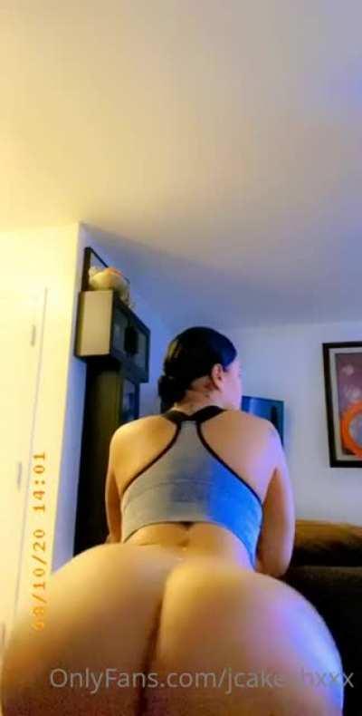 Whole lotta ASS n twerk