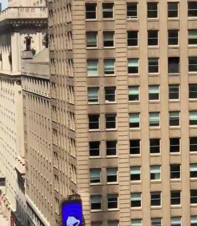 We’re back to billboards & ads ladies & gents! From Times Square in NYC, HODL!!! 🙌🏼💎