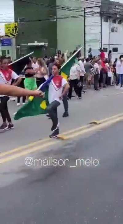 Aqui em João Pessoa, condado de Mangabeira, ocorreu o verdadeiro desfile cívico.
