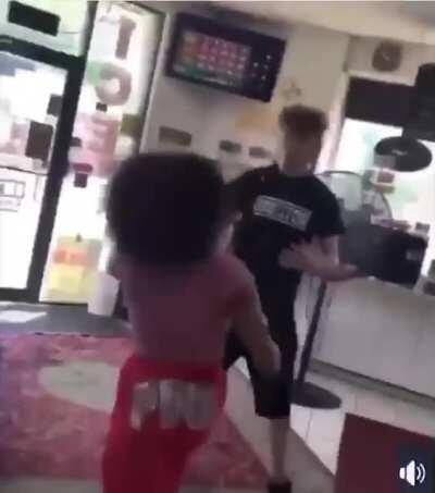 yOu aRe nOT ABoUt TO tOuCh HEr — Girl beats on a dude while her friend records it.