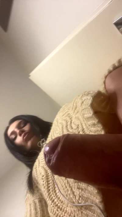 I may be petite but these hips can move, i promise🥹💕