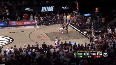 [Highlight] Brook Lopez has a brain fart and turns the ball over late in the fourth