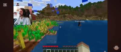 Quando quell'amico speciale decide di levarsi il costume a mare