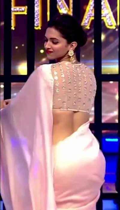 My most fapped video of Deepika Padukone. I want her to grind that ass on my dick and grab her tits from behind ...