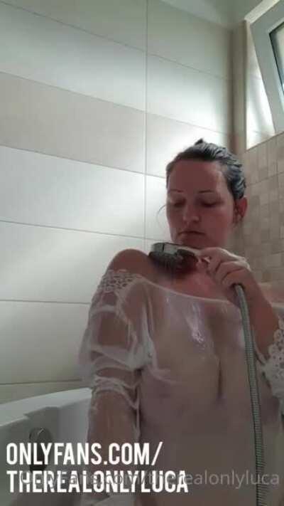 Here you go boys, probably the best we are gonna get, the $8 video, its not great, and I still feel as though I been ripped off, but some might enjoy it so cheers!