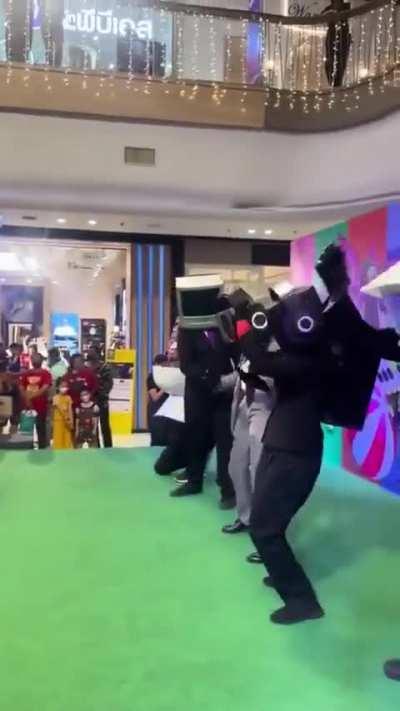 What a bad time to have eyes