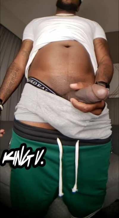 Be a good girl for Daddy and get your knees!!