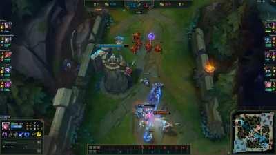 INSANE gold irelia outplay while 2 levels down