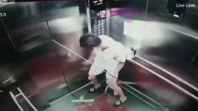 To transport glass in an elevator