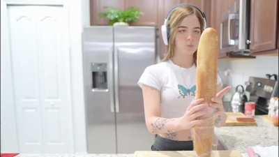 tanto tiempo sola y ya imagina cosas 🍆🍆😏😂