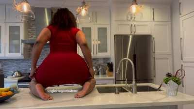 Like the way it claps?