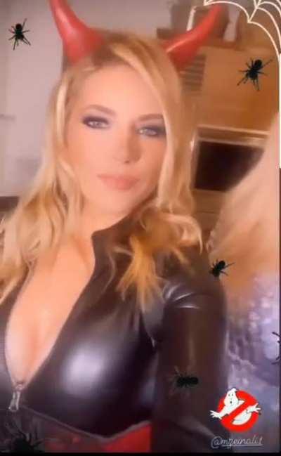 Gorgeous! She always does that little glance down to see how she's looking.