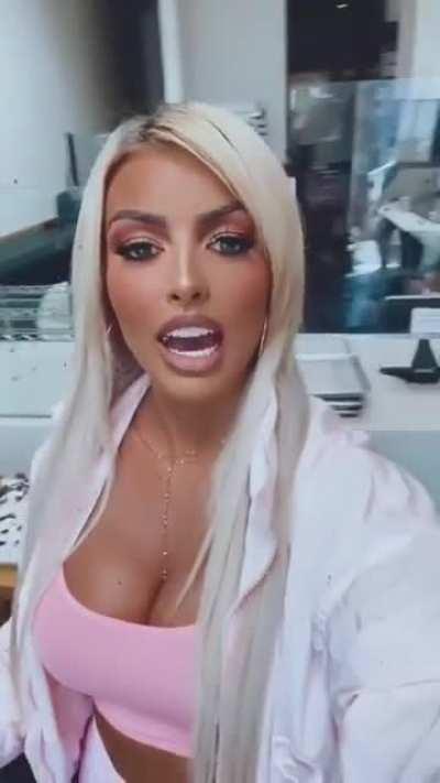 Mandy rose looking stacked 🤤 with Sonia