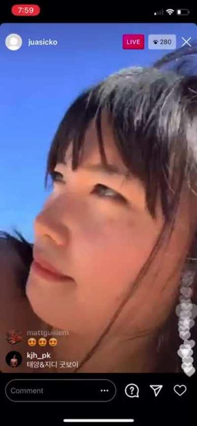 Beach 🏖 - Instagram live video - January 4, 2021