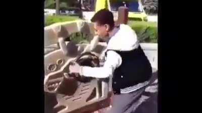 Apenas uma aula de como dirigir um carro:)