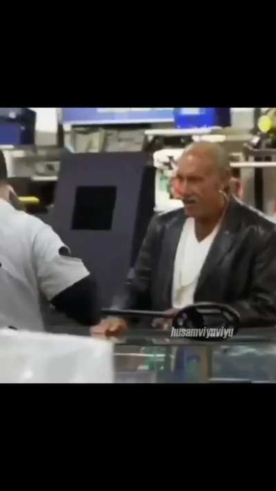 5 Dolar Vereyim S*ktir Git