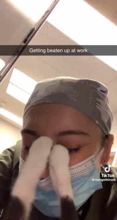 DoCtOr gEtS BRuTaLLY AsSaULTeD By pAtieNt