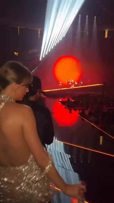 Tay dancing last night - VMA 2022