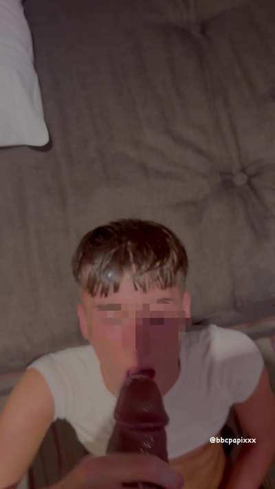 Daddy’s little cumslut 