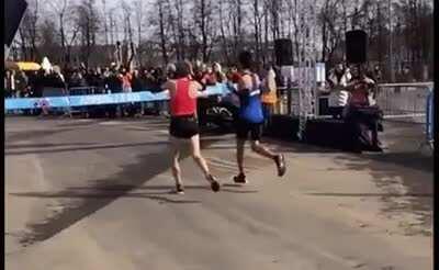 headed into a tie, these runners settle up with rock, paper, scissors