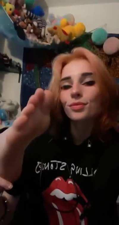 I love licking my white toes 🤍