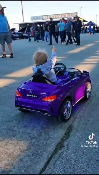 Showstopper cruises by the crowd