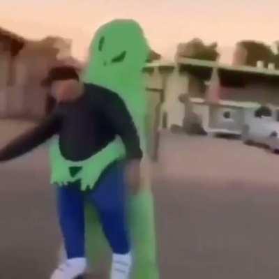 Blursed_alien