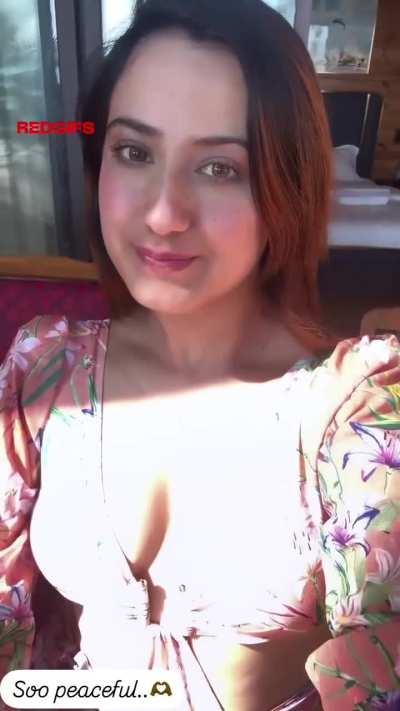 Aalisha panwar cleavage