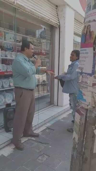 Es como ver un debate entre Tomás de Aquino y Nietzsche 🤣