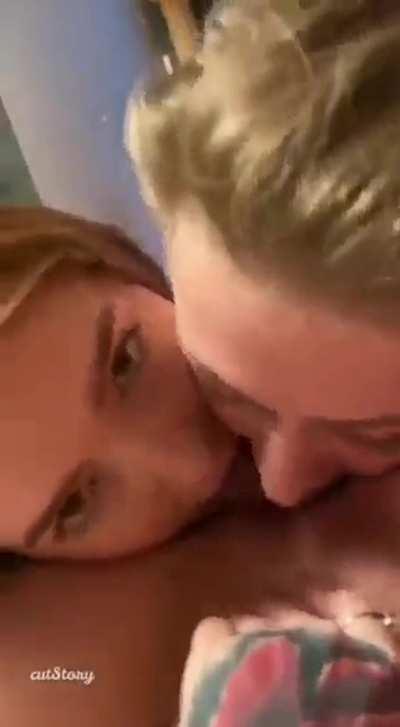 Three Girls - One Epic Amateur Pussy Eating Session