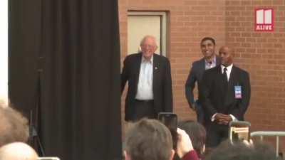 Bernie Sanders using Long Time as his walk-in song