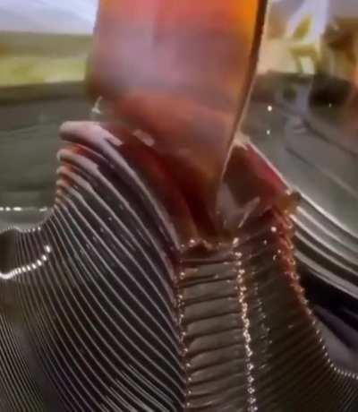 The way this varnish flows..........