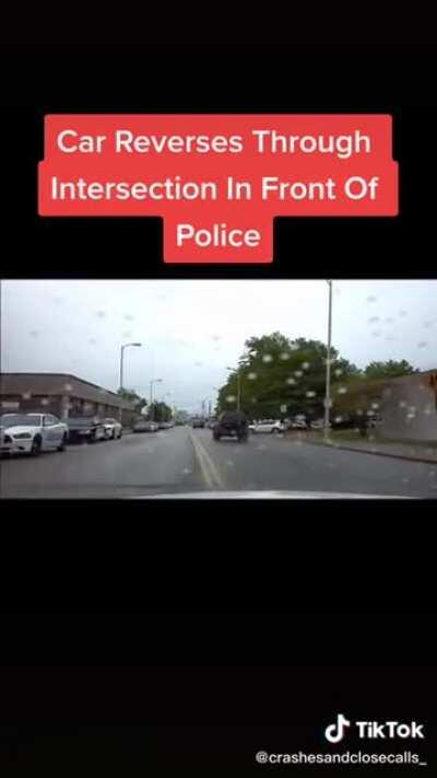 [USA] In front of police station...