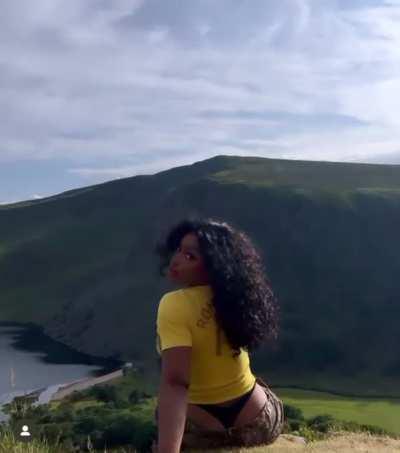 That mountain almost as beautiful as that ass😍😍😍