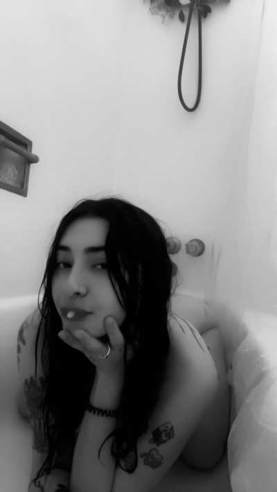 Can only see half of me 