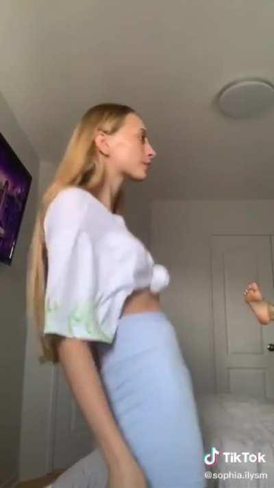 Why does she dance like this ?