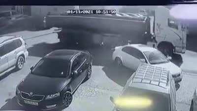 WCGW Parking like an asshole