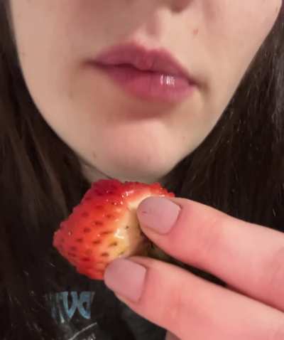 Would you let me know that I had food left between my braces?