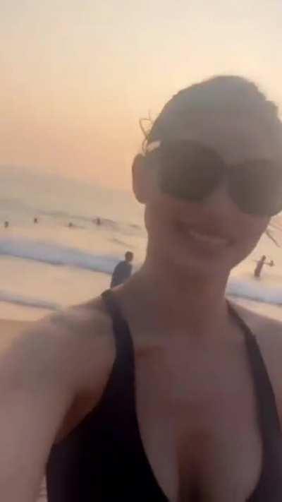 Mouni Hot 🔥 Insta