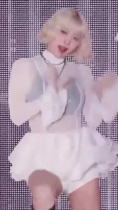 MISAMO (TWICE) - Momo