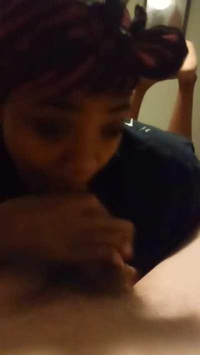 Swallowing like a good girl😋