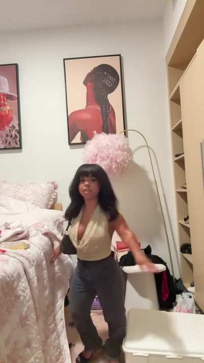 Ivy Angst | TikTok (11.13.25)