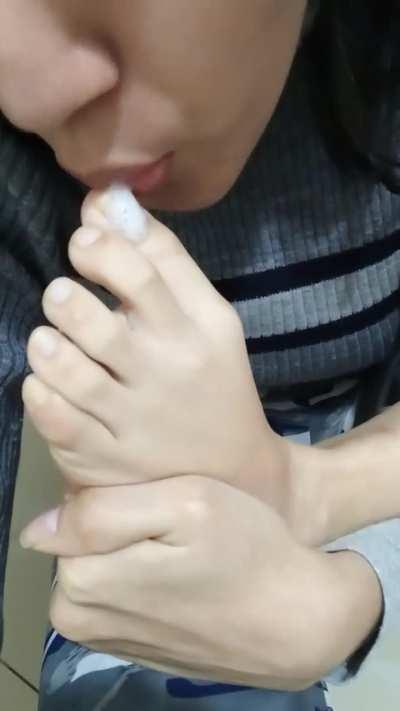 time to worship my feet