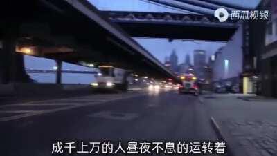 纽约拾荒者，华裔老太和一名美国老太，为了一个瓶子差点打起来