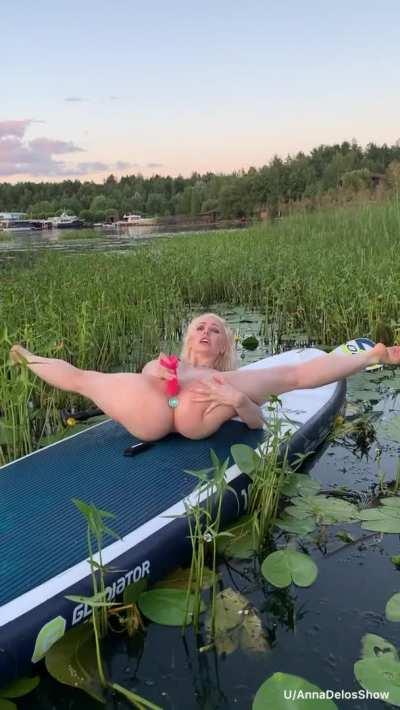 I like to masturbate on water and i want to be fucked here😋