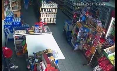 Robber accidentally killed himself