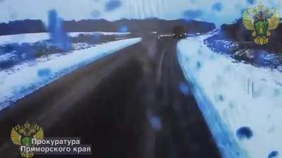 3 people die after Honda Freed driver loses control and slides into a truck