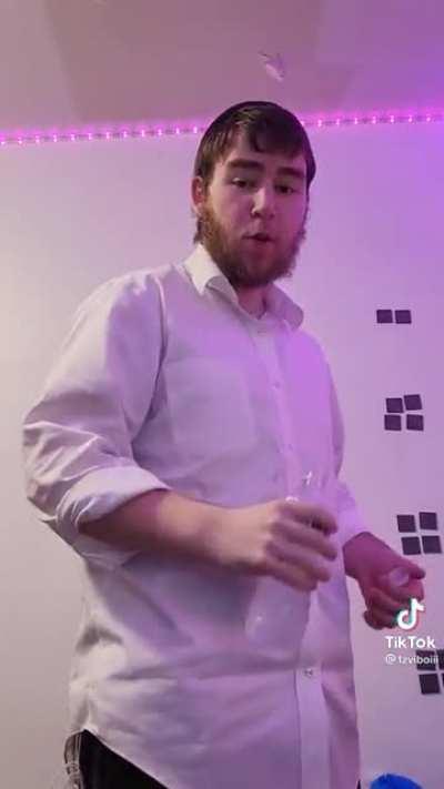 How boys and girls drink water