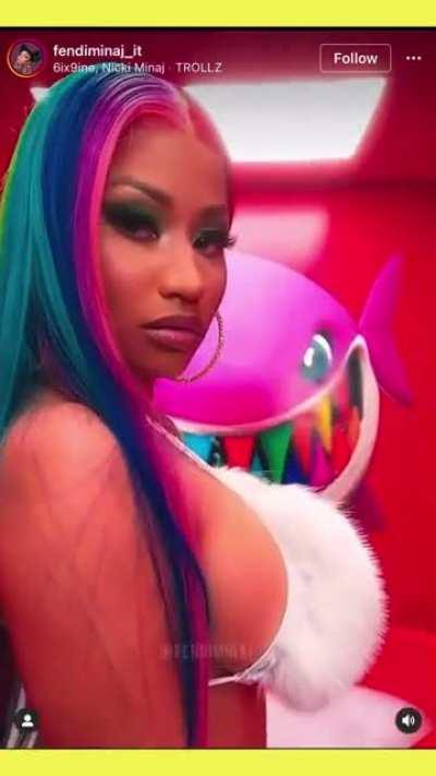 Nicki Minaj @nickiminaj