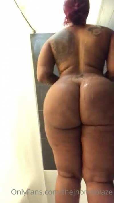 I love seeing her from this angle. She's a big one